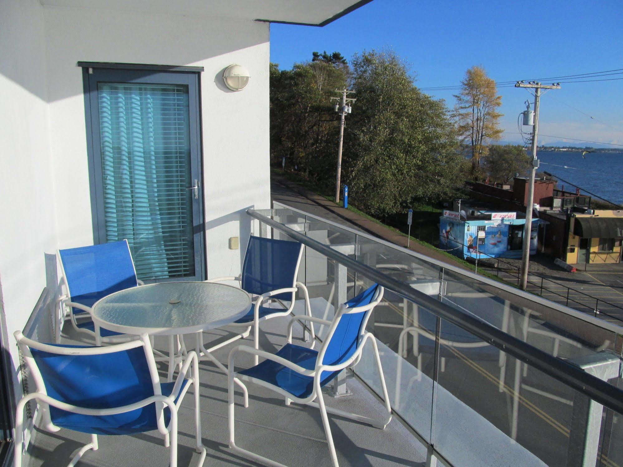 Ocean Promenade Hotel White Rock Esterno foto