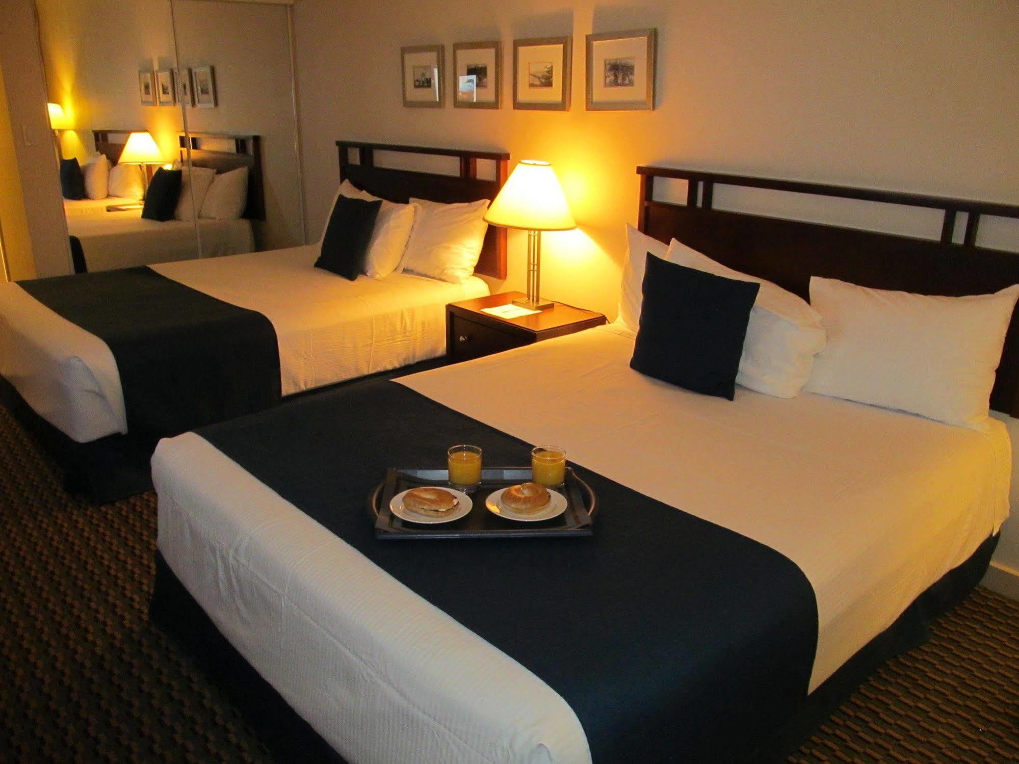 Ocean Promenade Hotel White Rock Esterno foto