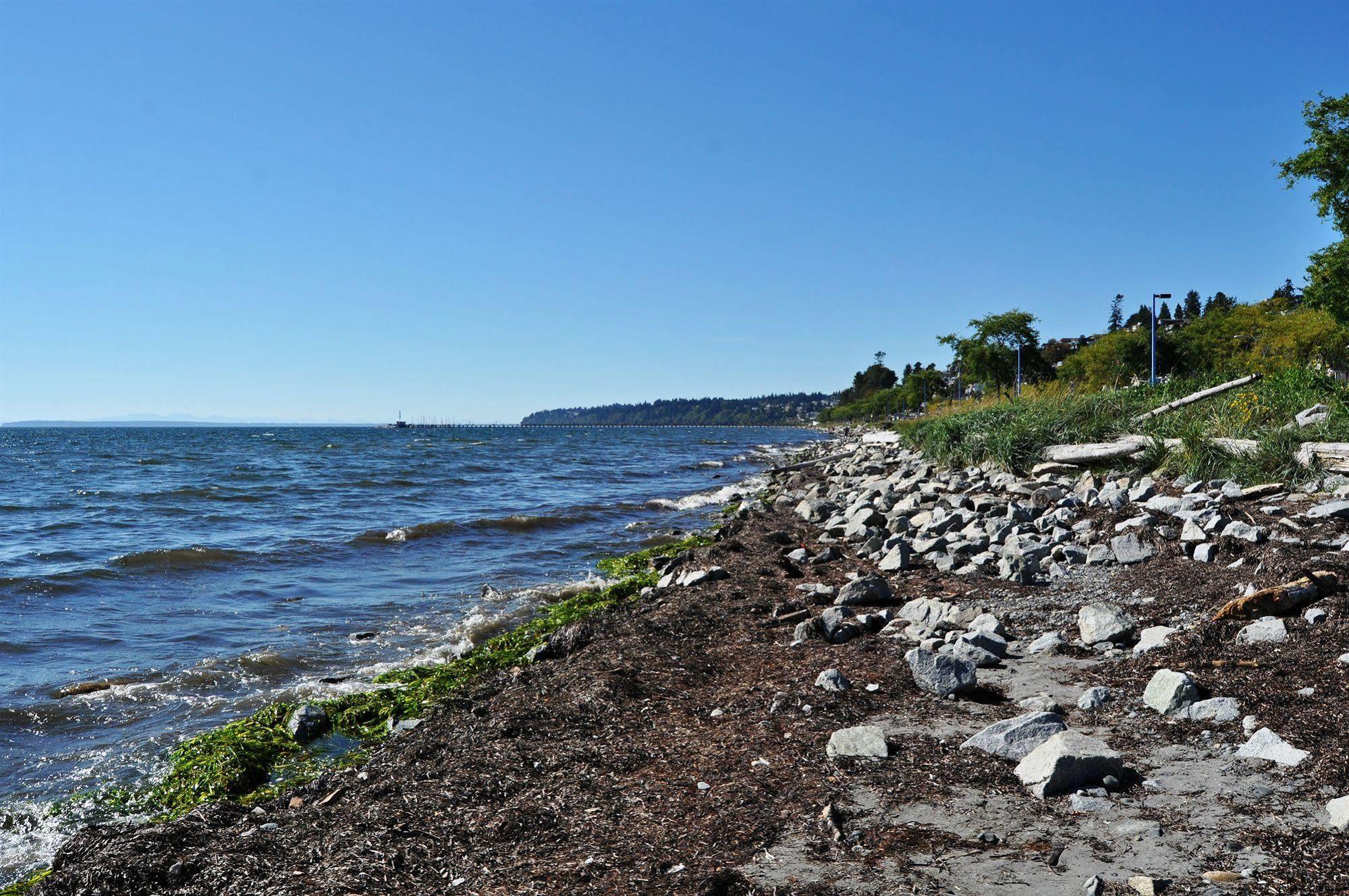 Ocean Promenade Hotel White Rock Esterno foto
