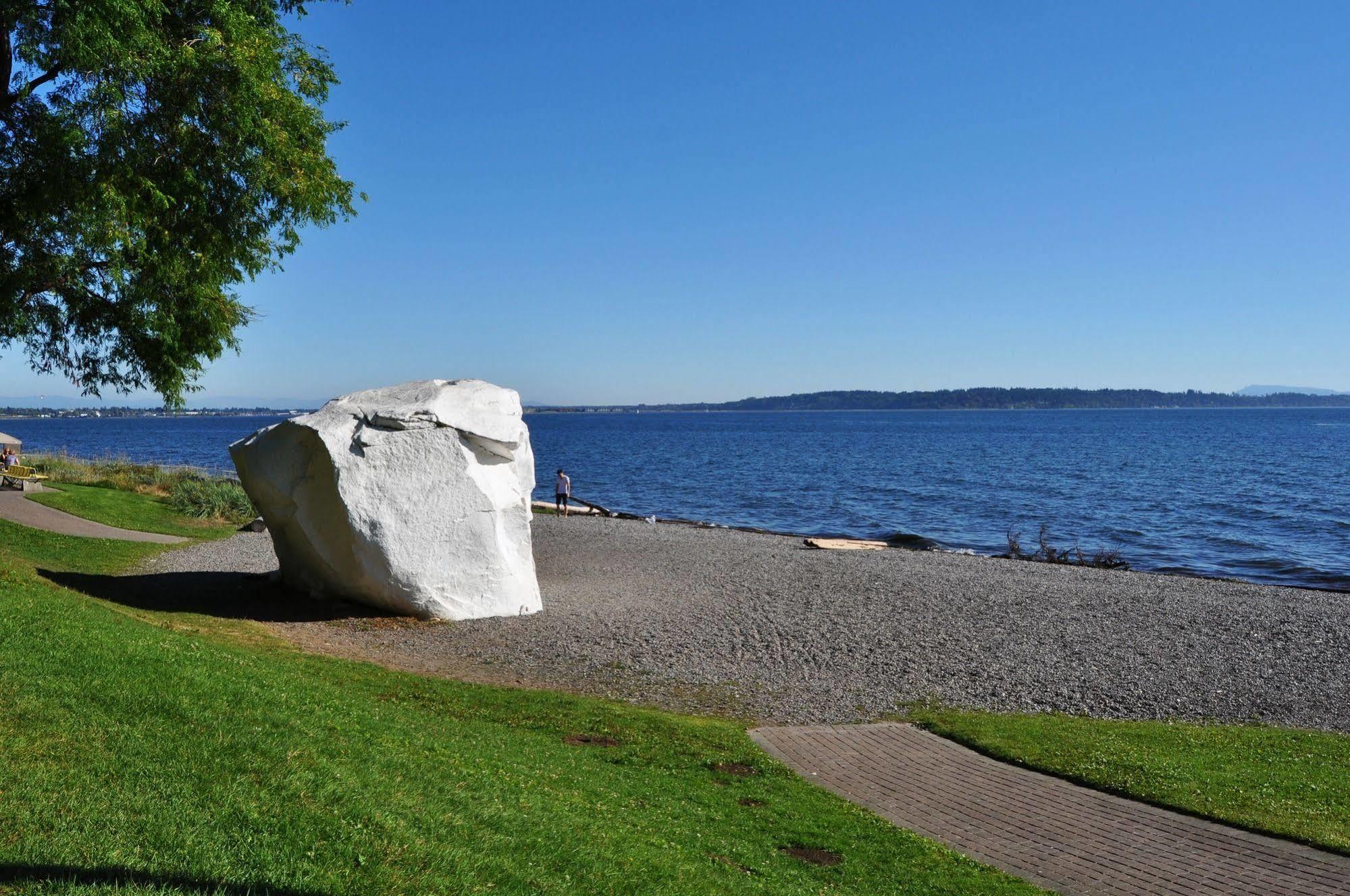 Ocean Promenade Hotel White Rock Esterno foto