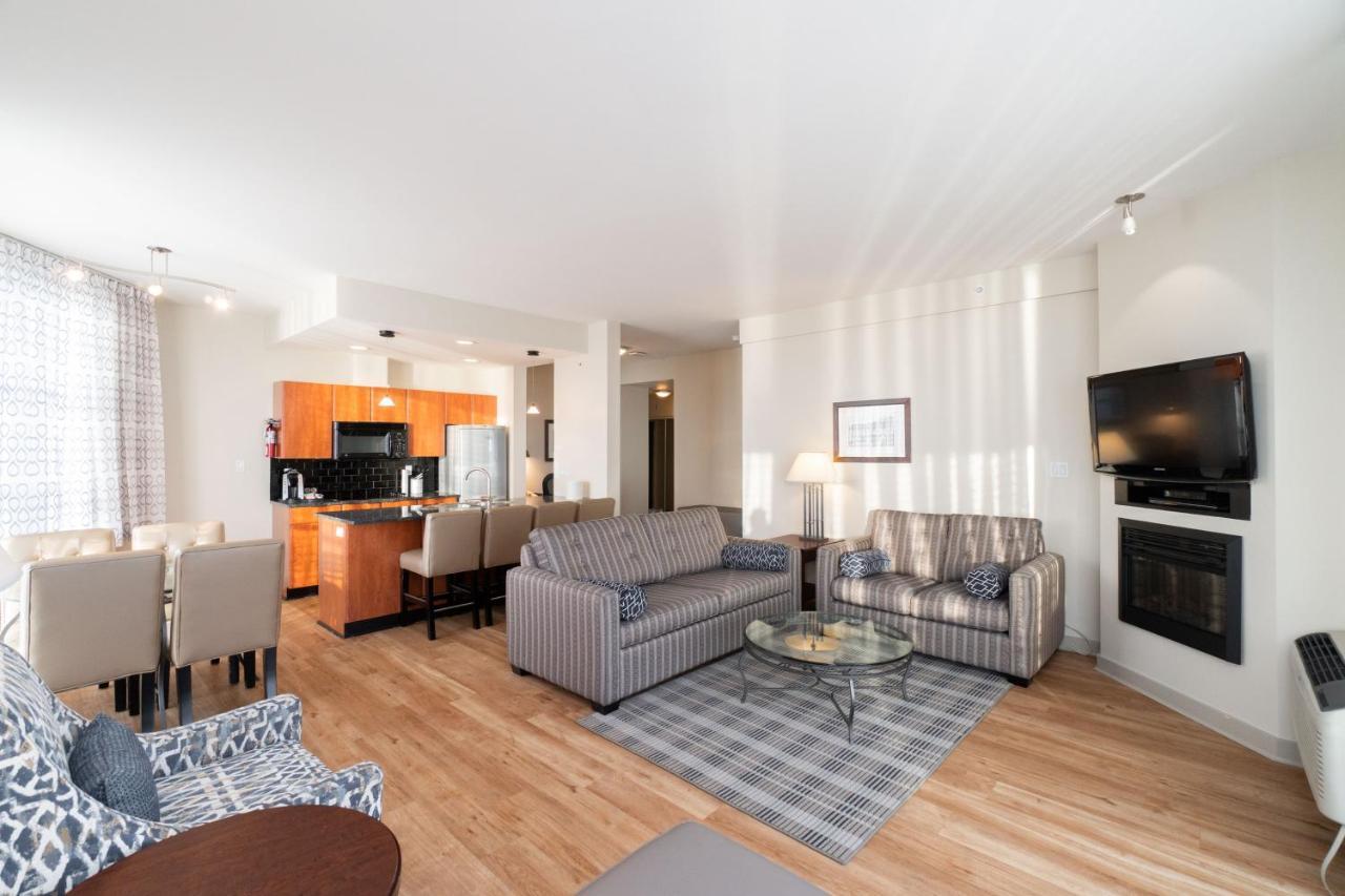 Ocean Promenade Hotel White Rock Esterno foto