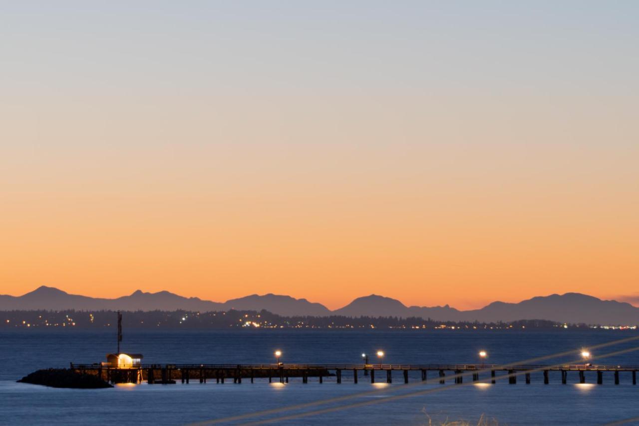 Ocean Promenade Hotel White Rock Esterno foto